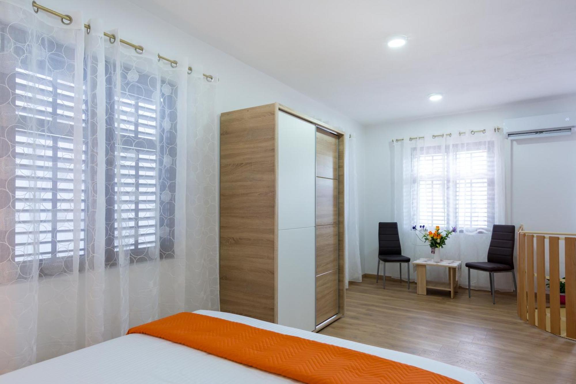 Apartments By The Sea Kastel Stari, Kastela - 15894 Zimmer foto